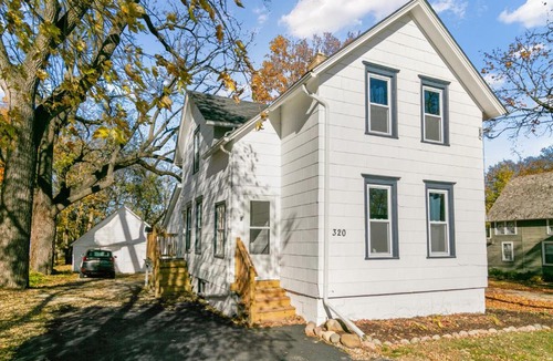 Libertyville Apartment | Cozy Spot in Heart of Libertyville Near Naval Base