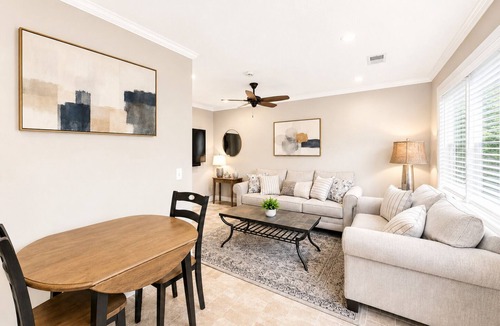 Spring Hill House | Cozy Spring Hill Getaway King Beds Central Location