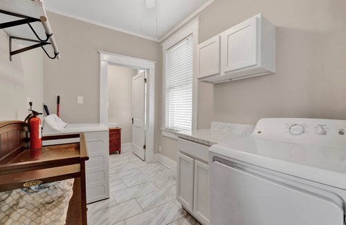 Central Gardens Apartment | Cozy studio, 4 min to hospital, queen bed, free WiFi, free park, quiet, safe