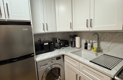 Gramercy Apartment | Cozy studio with AC in vibrant Union Square