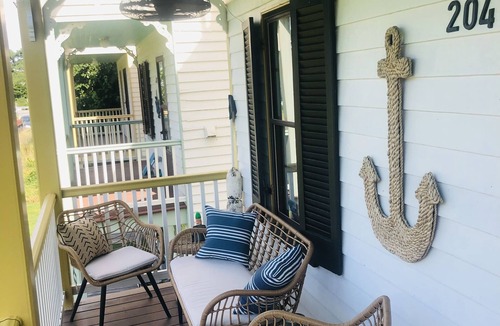Centreville Cottage | Cozy, unique, historic registered cottage on the Corsica River!
