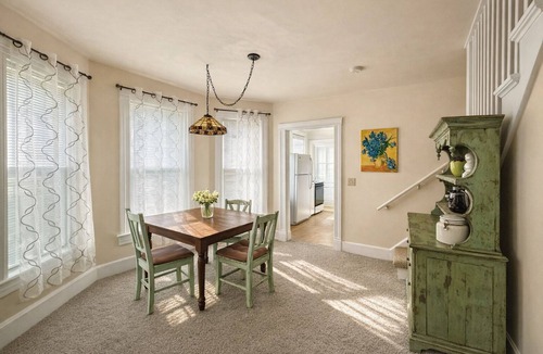 Folsom's Addition House | Cozy Victorian centrally located near hospitals & downtown w/parking & laundry!