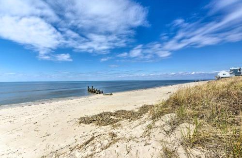 Villas House | Cozy Villas Cottage w/Deck, 1/2 Block to Beach!