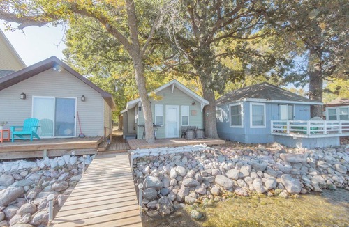 Orleans Cabin | Cozy Waterfront Cabin on Big Spirit Lake