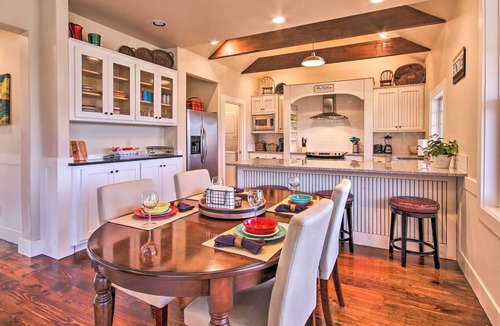Eucha Cottage | Cozy Waterfront Grand Lake Cottage w/ Deck