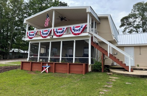 Jacksons' Gap House | Cozy waterfront home with boat ramp, dock and gentle sloping lot.