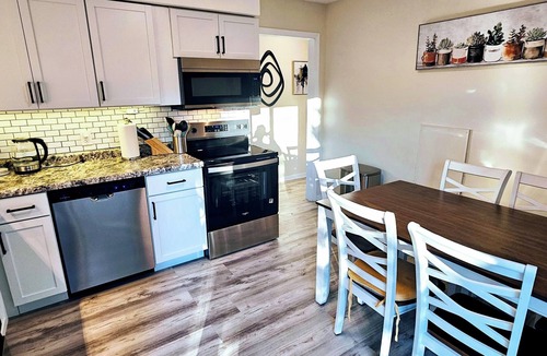 Columbia House | Cozy, well appointed 3-bedroom, 1.5-bath house 10 min from Mizzou