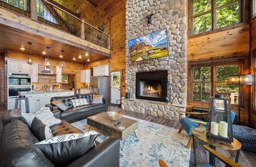 Frank Cabin | Cranberry View Lodge - VIEWS, Privacy, Gated Community, Game Table!