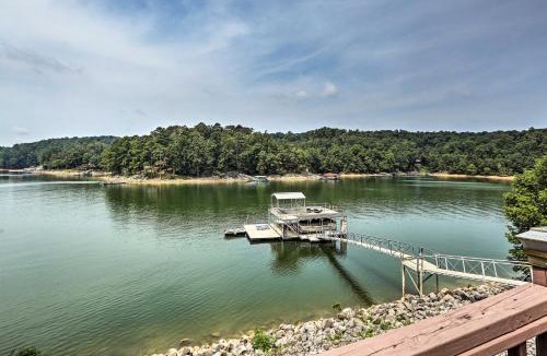 Crane Hill House | Cranes Nest - Huge Dock With Two Kayaks For The Guest's Use!