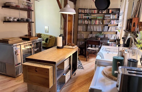Williamsburg Apartment | Creative Williamsburg Brooklyn 1 BR Loft near Domino Park
