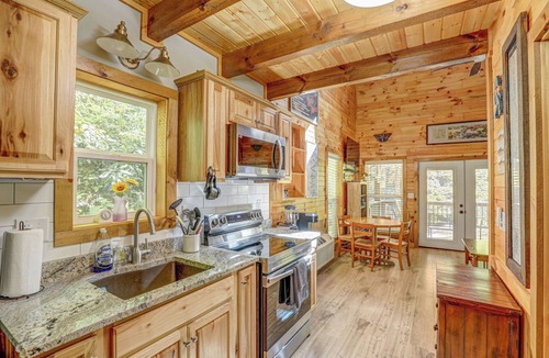 Hampton Cabin | Creekside cabin on trout stream footsteps away from the Appalachian Trail