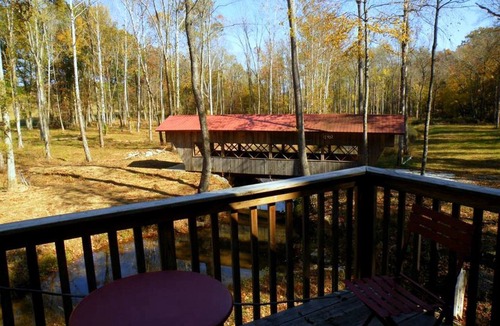 Joppa House | Creekside Cabin Rental Perfect for Families near Guntersville Lake, Alabama