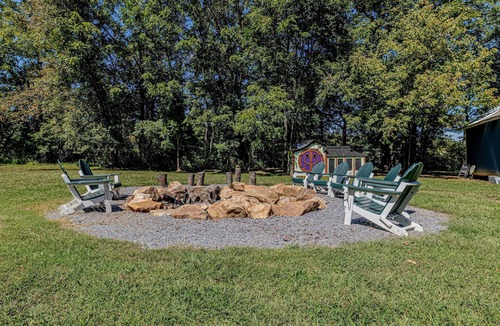 Newport RV Rental | Creekside Retreat: Glamp in the Smokies