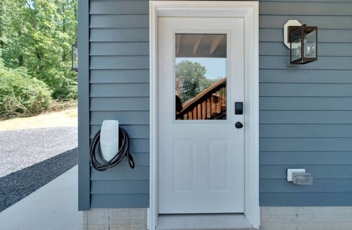 Front Royal House | Crescent Ridge - Hot Tub/Sauna/EV Charging & More