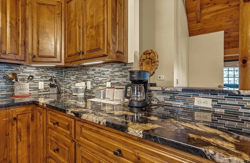 Boone Cabin | Crooked Feather @ River Ridge Awaits You!