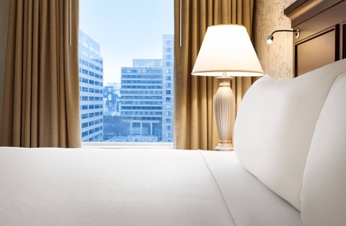 Crystal City Hotel | Crowne Plaza Crystal City-Washington, D.C. by IHG