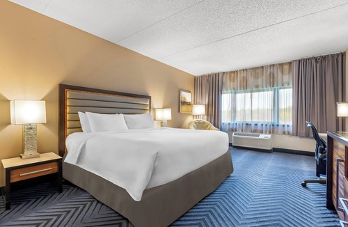 Plainsboro Hotel | Crowne Plaza Princeton-Conference Center by IHG