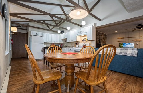 McHenry House | Cub House