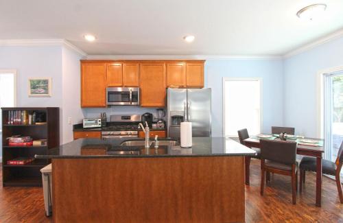 Bryson City Villa | Cuddle Cove Modern, Creekside Home right by the Heart of Bryson City