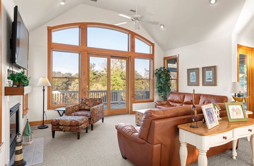 Corolla House | Currituck Club 141: Beautiful home located on the fairway of a premier golfing c