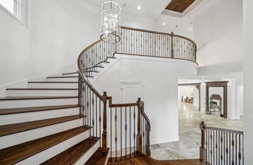 The Woodlands House | Custom and Spacious 7-bedroom home in lovely Shenandoah with AC, pool and access