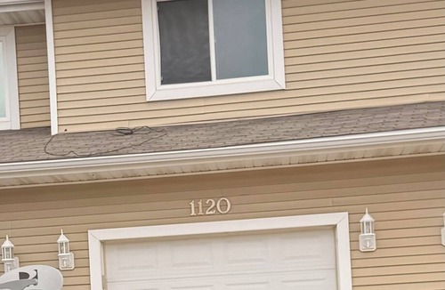 Ankeny House | Cute 2-Bedroom, 2.5-Bathroom Townhome with 1-Stall Garage Right Off of I-35