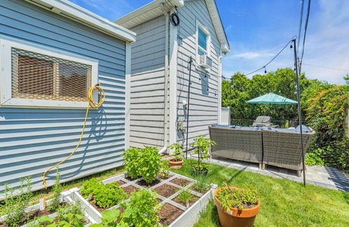Lake Como Cottage | Cute & Clean Cottage! Near downtown, restaurants and beach!