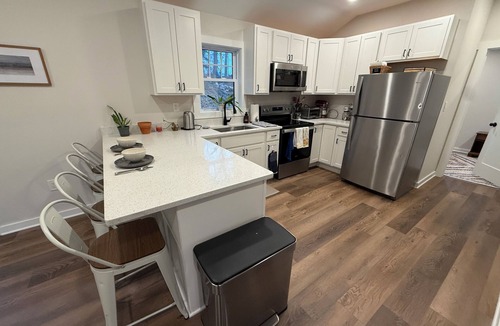 Herald Harbor House | Cute, Cozy 2-bedroom house near Annapolis with water access