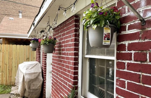 Budlong Woods Apartment | Cute, Cozy, Elegant Budlong Woods