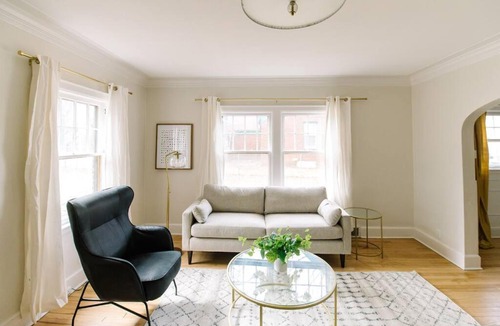 Des Moines House | Cute Family Friendly 3 Bedroom Home in Waterbury