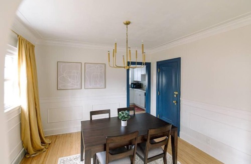 Des Moines House | Cute Family Friendly 3 Bedroom Home in Waterbury
