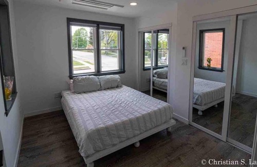 Yorkville House | Cute New Yorkville historic downtown