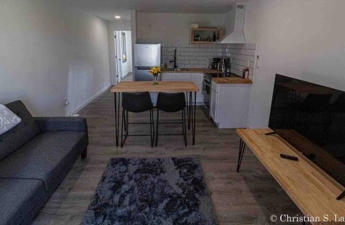 Yorkville House | Cute New Yorkville historic downtown