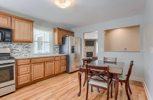 South Central Omaha House | CWS DATES AVAILABLE! BEST MIDTOWN CHARMER- MINS TO DOWNTOWN, UNMC, CWS, ZOO, CHI