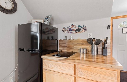 Rapid City House | Dakota Cabin:1 mi. Sheridan Lake