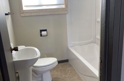 Faulkton Hotel | Dakota Landing Cabins & Motel: 8-Cozy, newly remodeled cabin