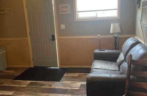 Faulkton Cabin | Dakota Landing Cabins & Motel: #9-Cozy, newly remodeled cabin