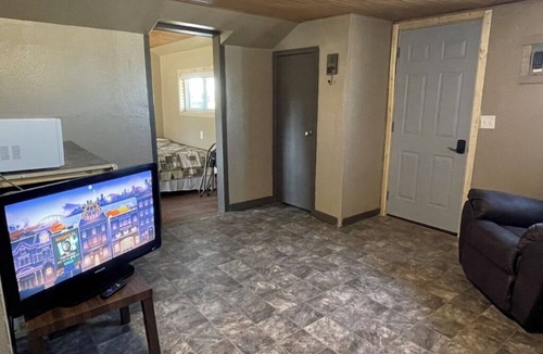 Faulkton Cabin | Dakota Landing Cabins & Motel: #11-Cozy, newly remodeled cabin