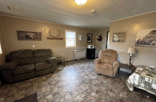 Faulkton Cabin | Dakota Landing Cabins & Motel: #14-Cozy, newly remodeled cabin