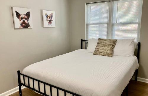 Joslyn Castle Apartment | Davenport Dwellings-Two Bedroom Close to UNMC