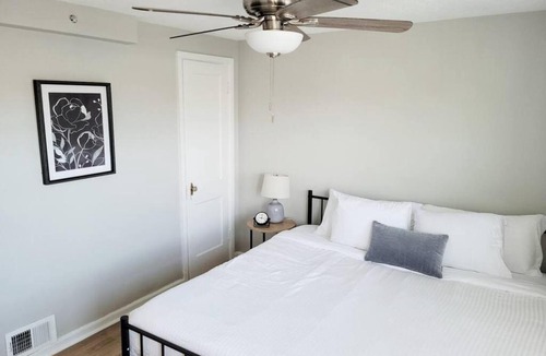 Joslyn Castle Apartment | Davenport Dwellings-Walk to UNMC