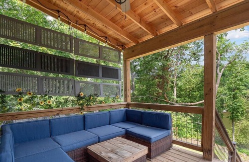Crane Hill House | Day Dreamer- Perfect getaway on beautiful Smith Lake!