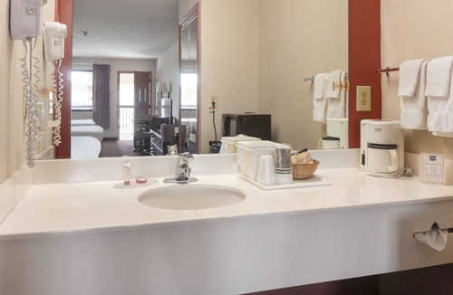 Adairsville Hotel | Days Inn by Wyndham Adairsville