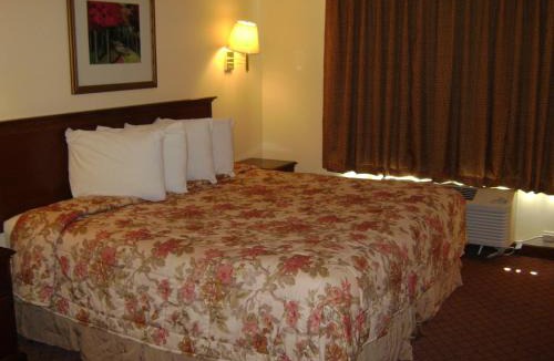 Gunter Afs Hotel | Days Inn by Wyndham Coliseum Montgomery AL