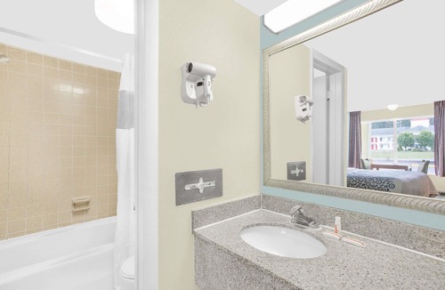 Ruther Glen Hotel | Days Inn by Wyndham Ruther Glen Kings Dominion Area