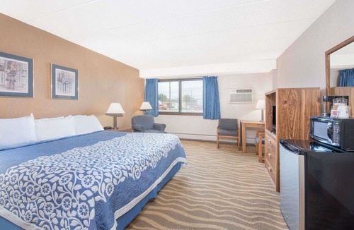 Renner Hotel | Days Inn by Wyndham Sioux Falls Airport