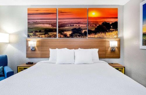 Renner Hotel | Days Inn by Wyndham Sioux Falls Airport