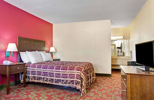 Elizabeth City Hotel | Days Inn by Wyndham Elizabeth City