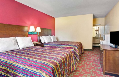 Elizabeth City Hotel | Days Inn by Wyndham Elizabeth City