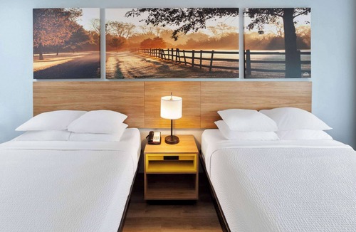 Siler City Hotel | Days Inn & Suites by Wyndham Siler City
